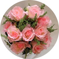 Букет роз с зеленой астильбойарт. 6861; h=47 см; 12 веток; цвет - розовый Цена 920.00 руб