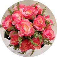 Букет роз с зеленой астильбой арт. 6861; h=47 см; 12 веток; цвет - ярко розовый Цена 920.00 руб